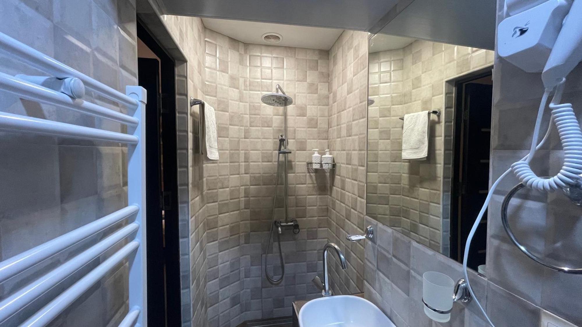 Studio Boutique Hotel At Cascade エレバン エクステリア 写真